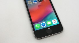 Good
													Apple iPhone SE 1st Gen 2016 - Sprint, Grey, 32 GB, A1723, photo 2 of 12