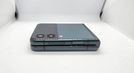 Good
													Samsung Galaxy Z Flip3 5G - AT&T, Green, 128 GB, 8 GB, SM-F711U, photo 3 of 12