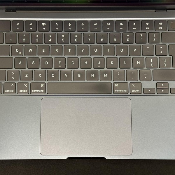 MacBook Air 2022 (M2) - 13 inch - 512 GB, Midnight, 8 GB, Apple M2