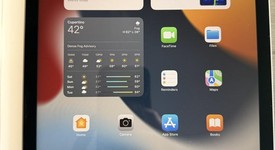 Good
													Apple iPad Air 5th Gen - Unlocked, Gray, 256 GB, A2589, photo 2 of 18