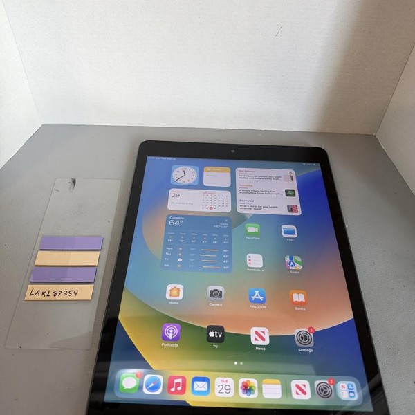 Apple iPad (7th Gen) - Unlocked, 128 GB, Gray, A2200