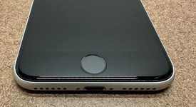 Mint
													Apple iPhone SE 2nd Gen 2020 - Unlocked, White, 64 GB, A2275, photo 4 of 9