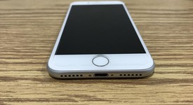 Mint
													Apple iPhone 8 - Unlocked, Silver, 64 GB, A1863, photo 2 of 7