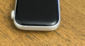 Good
													Apple Watch SE 1st Gen 44mm - Silver, A2352 - GPS, Aluminum, photo 4 of 8