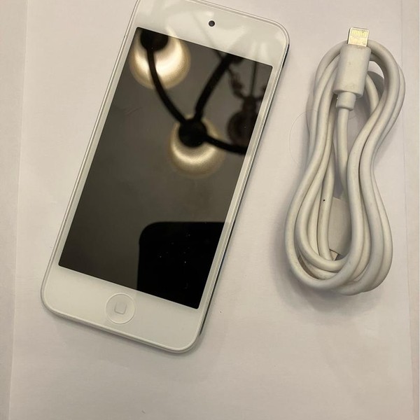 Apple iPod Touch 6th Gen - Wi-Fi, 32 GB, Silver