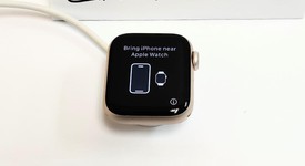 Good
													Apple Watch SE 2nd Gen 40mm - Unlocked, Starlight, A2726 - Cellular, Aluminum, photo 1 of 10