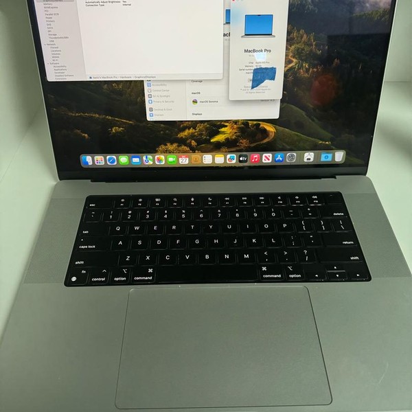 MacBook Pro Late 2023 (M3) - 16 inch - 512 GB, Silver, 18 GB, Apple M3 Pro 12-core, 18-core GPU