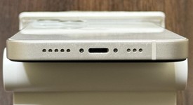 Good
													Apple iPhone 13 - Unlocked, Starlight, 128 GB, A2482, photo 4 of 8