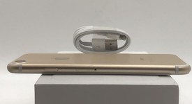 Good
													Apple iPhone 7 - AT&T, Gold, 32 GB, A1778, photo 5 of 11
