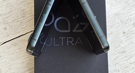 Mint
													Motorola Razr Ultra (2025) - Unlocked, PANTONE Scarab, 512 GB, 16 GB, photo 5 of 7
