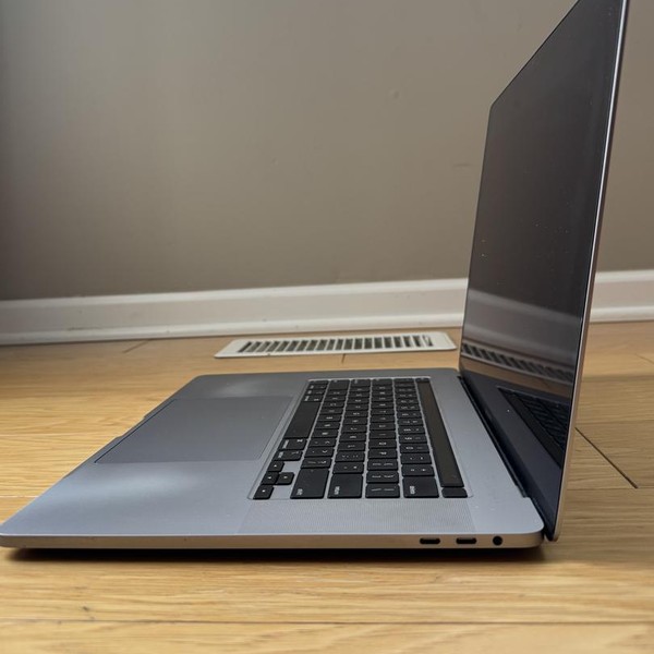 MacBook Pro 2019 - 16 inch - 512 GB, Gray, 16 GB, Intel Core i7