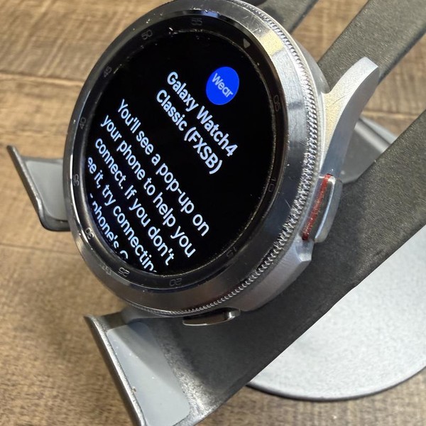 Samsung Galaxy Watch4 Classic - Wi-Fi, Silver, 46mm