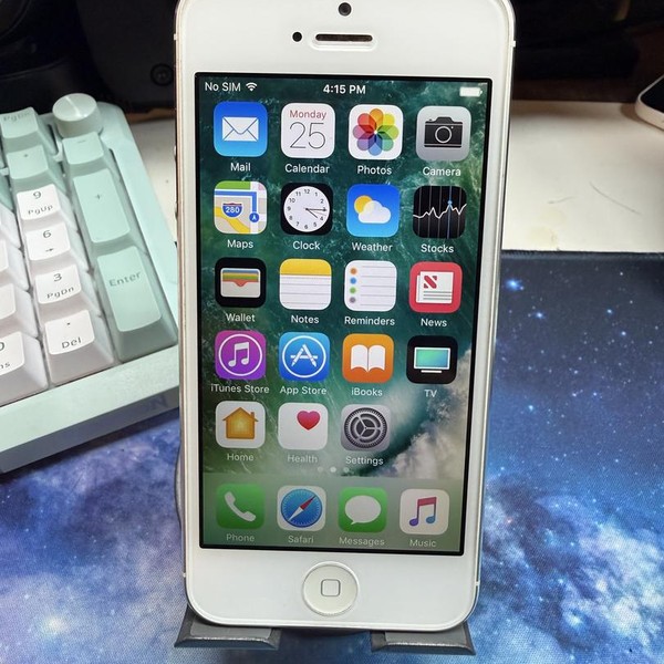 Apple iPhone 5 - Unlocked, 16 GB, White, A1428