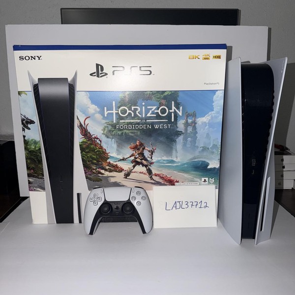 PlayStation 5 Standard Edition (2020) - 825 GB, White, Standard Edition