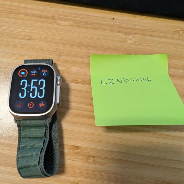 Apple Watch Ultra 49mm - Unlocked, Titanium, A2622