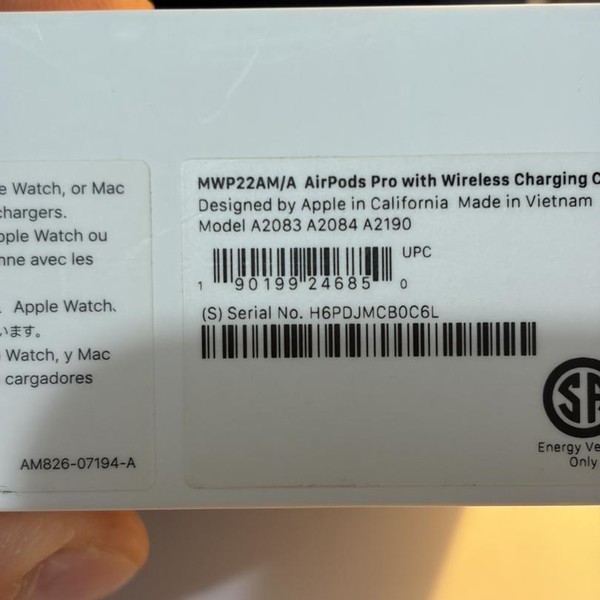 Apple AirPods Pro - MagSafe Case