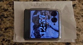 Mint
													Motorola Razr (2024) - Visible, Gray, 256 GB, 8 GB, photo 2 of 11