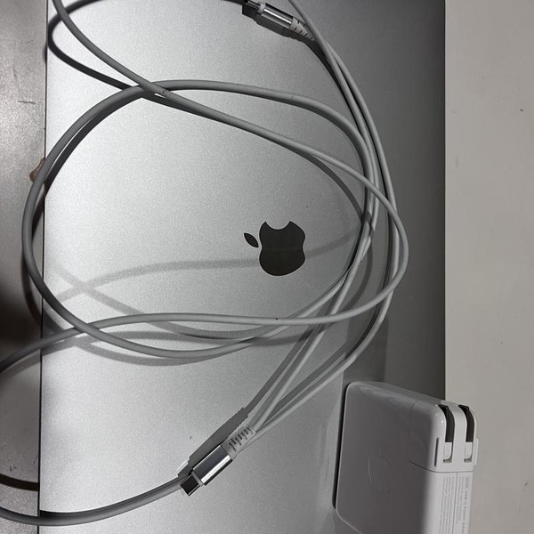 MacBook Pro 2019 - 16 inch - 1 TB, Silver, 16 GB, Intel Core i9