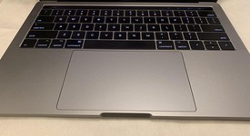 Good
													MacBook Pro 2017 (With Touch Bar) - 13" - Gray, 512 GB, 16 GB, photo 4 of 12