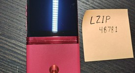 Good
													Motorola Razr Plus (2023) - Unlocked, Magenta, 256 GB, 8 GB, photo 4 of 5