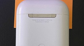 Used
													Apple AirPods 2nd Gen - Lightning Case, photo 3 of 5