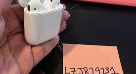 Used
													Apple AirPods 2nd Gen - Lightning Case, photo 3 of 6