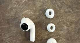 Used
													Apple AirPods Pro 2 - Lightning, photo 4 of 12