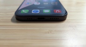 Mint
													Apple iPhone 15 - AT&T, Black, 128 GB, A2846, photo 3 of 9