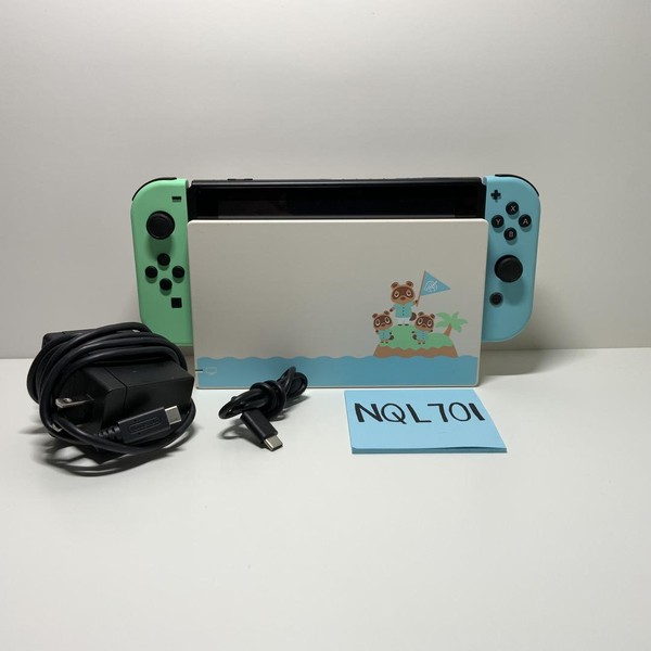 Nintendo Switch - 32 GB, Animal Crossing: New Horizons