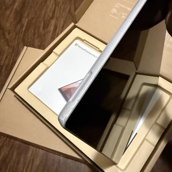 Microsoft Surface Pro 7 Plus - 512 GB, Platinum, 16 GB, Intel Core i7, Wi-Fi