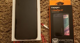 Mint
													OnePlus 5T - Unlocked, Black, 128 GB, 8 GB, photo 1 of 16