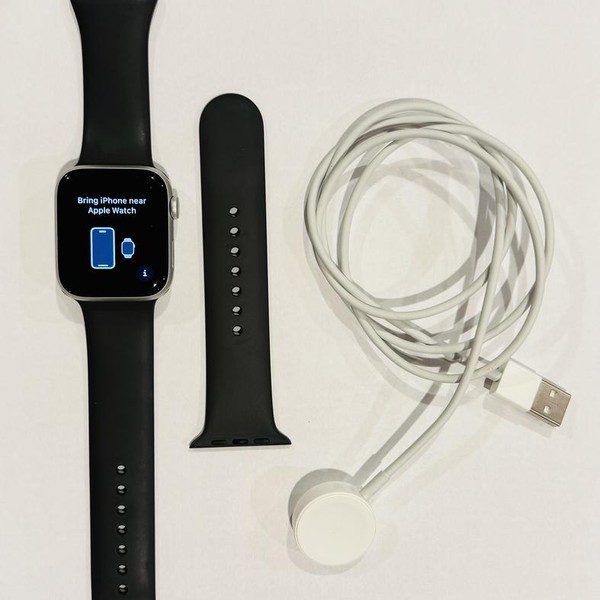 Apple Watch SE 2nd Gen 44mm - Silver, A2723 - GPS, Aluminum