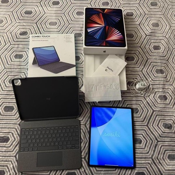 Apple iPad Pro 12.9 inch 5th Gen 2021 - Wi-Fi, 256 GB, Gray