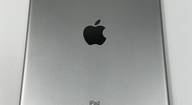 Mint
													Apple iPad 5th Gen - Unlocked, Silver, 32 GB, A1823, photo 3 of 7