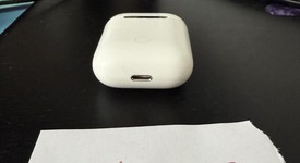 Used
													Apple AirPods 2nd Gen - Lightning Case, photo 2 of 4