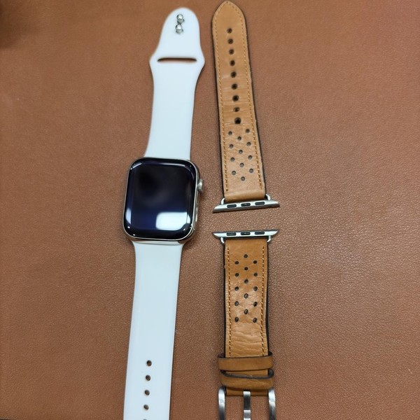 Apple Watch Series 8 45mm - Unlocked, Silver, A2774 - Cellular, Stainless