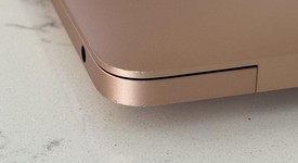 Good
													MacBook Air 2020 - 13" - I5, Gold, 256 GB, 8 GB, photo 3 of 7