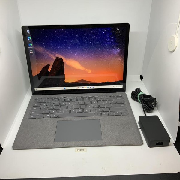 Microsoft Surface Laptop 5 - 256 GB, Platinum, 8 GB, Intel Core i5, 13.5 inch