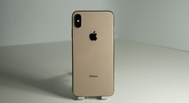 Mint
													Apple iPhone Xs Max - Verizon, Gold, 64 GB, A1921, photo 5 of 9