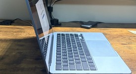 Mint
													MacBook Air 2025 (M4) - 13" - Apple M4, Sky Blue, 512 GB, 16 GB, photo 4 of 9