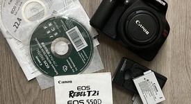 Mint
													Canon EOS Rebel T2i, photo 1 of 8