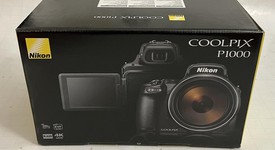 Mint
													Nikon Coolpix P1000, photo 1 of 6
