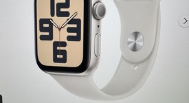 New
													Apple Watch SE 2nd Gen 44mm - Starlight, A2723 - GPS, Aluminum, photo 2 of 4