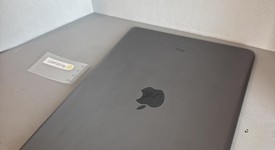 Good
													Apple iPad 9th Gen - Unlocked, Gray, 64 GB, A2603, photo 6 of 6