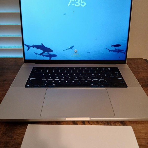 MacBook Pro 2021 - 16 inch - 512 GB, Silver, 32 GB, Apple M1 Pro 10-core