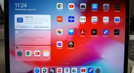 Good
													Apple iPad Pro 11" 2018 - Unlocked, Silver, 256 GB, A2013, photo 3 of 25