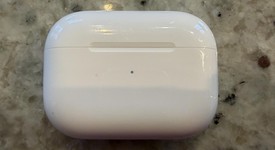 Used
													Apple AirPods Pro - Wireless Case, photo 3 of 9