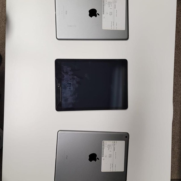 Apple iPad 5th Gen - Unlocked, 128 GB, Gray, A1823