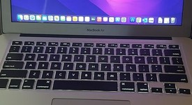 Good
													MacBook Air 2017 - 13" - I5, Silver, 256 GB, 8 GB, photo 5 of 7
