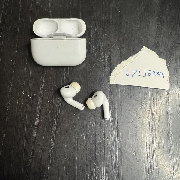 Apple AirPods Pro 2 - Lightning